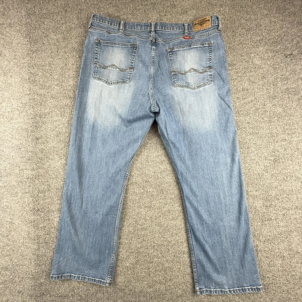 Wrangler Premium Quality Jeans Mens 42x30 Light Wash Blue Relaxed Boot Denim